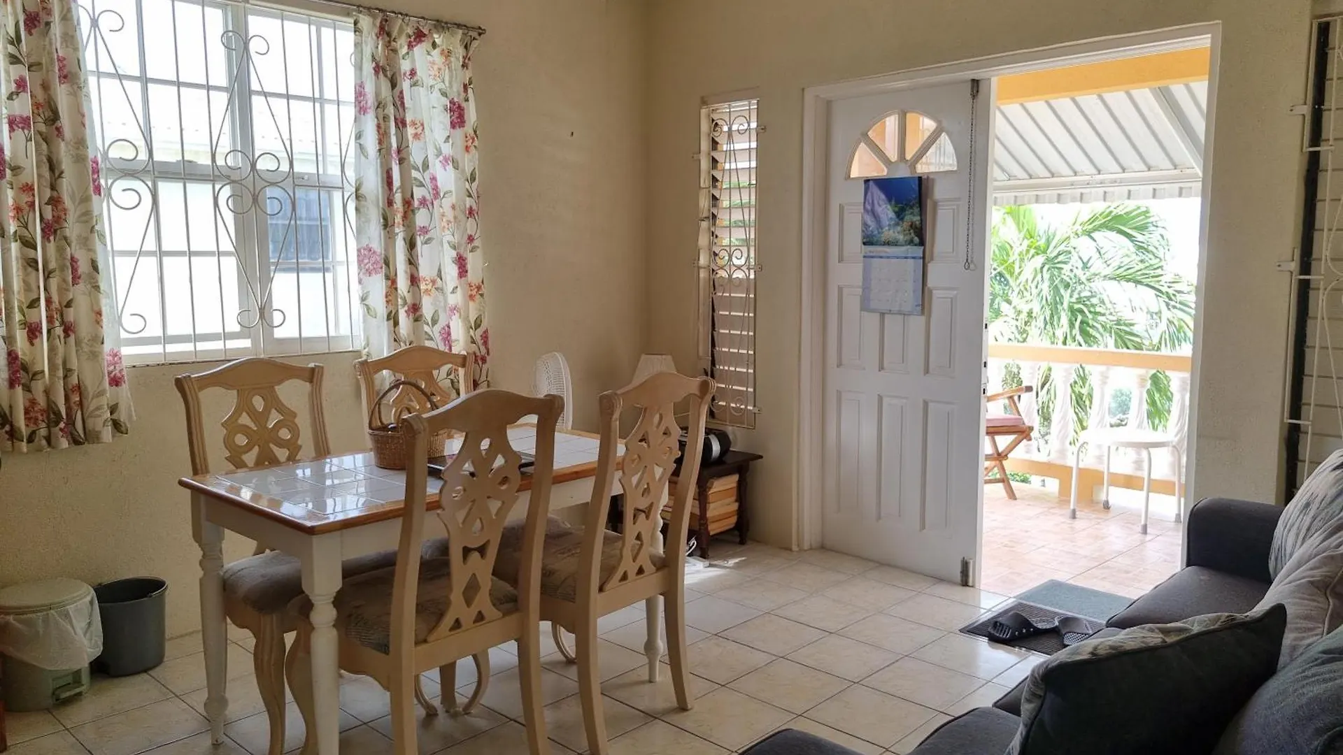 3 Palms By Coastal View7 Apartment Christ Church