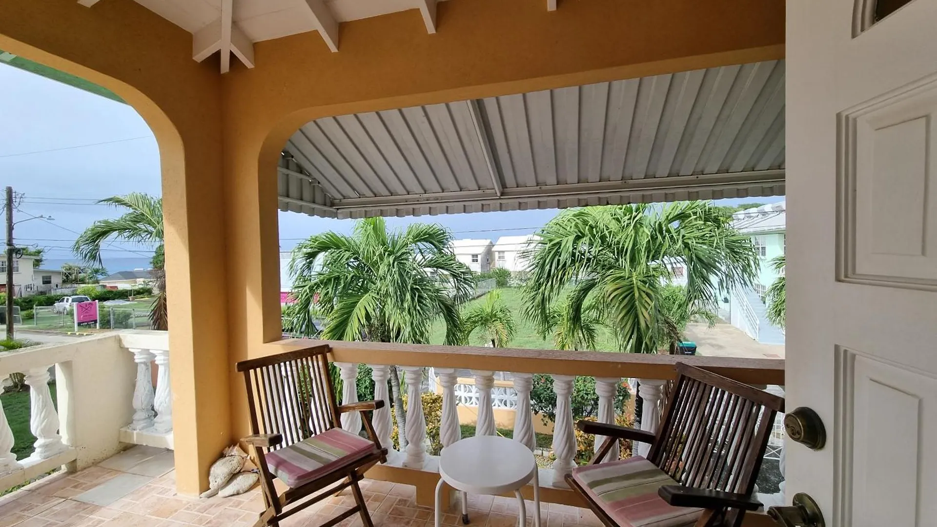 3 Palms By Coastal View7 Apartment Christ Church Barbados